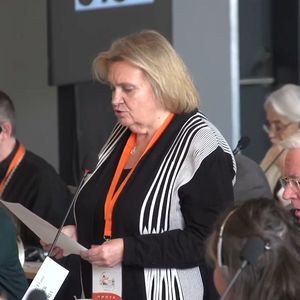Regina Polak bei ihrem Statement 