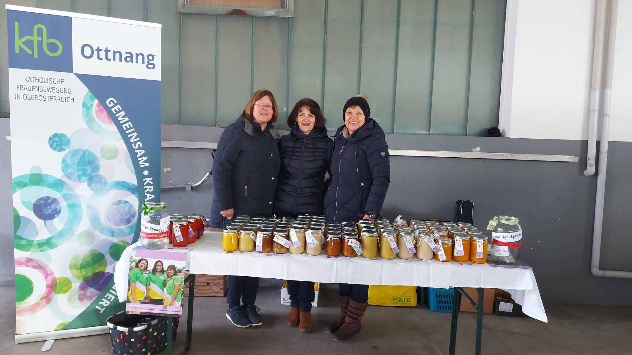 „Suppe im Glas“ von der KFB Ottnang und Thomasroith beim Frischemarkt