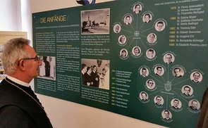 Abt Ambros Ebhart in der Ausstellung