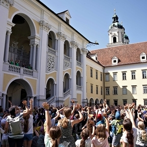 Abschluss im Innenhof                         
