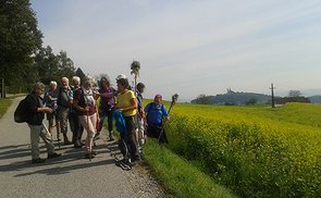 Pilgern am Martinusweg bei der Eröffnung des oberösterreichischen Martinusweges im September 2016.