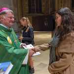 „Losgelöst und fest verankert“: 29 Religionslehrer:innen von Bischof Manfred Scheuer in ihren Dienst gesendet