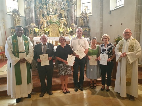 Seelsorgeteam mit Pfarrer Wolfgang Schnölzer