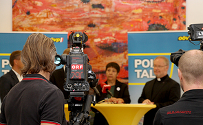 Großer Medienandrang beim Pressegespräch zur Leitkultur in Oberösterreich.
